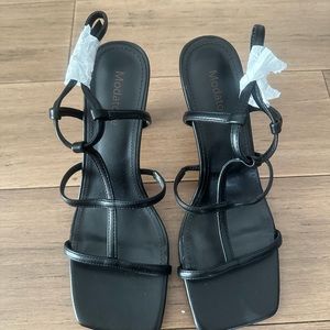 Moda Black Strappy Heels